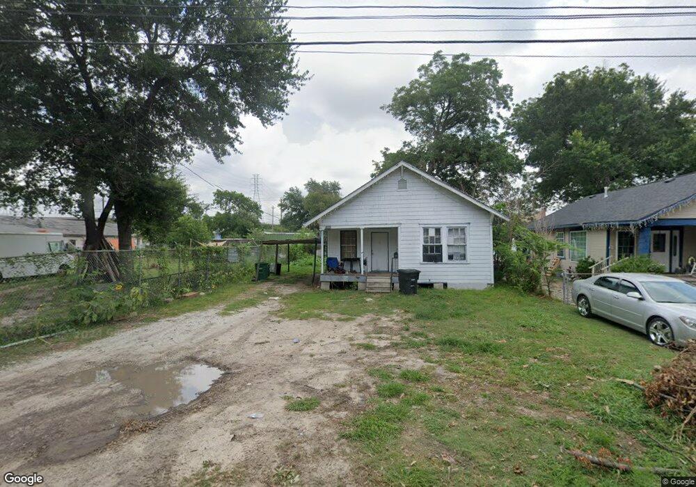 16 Stokes St, Houston, TX 77022 - photo 1