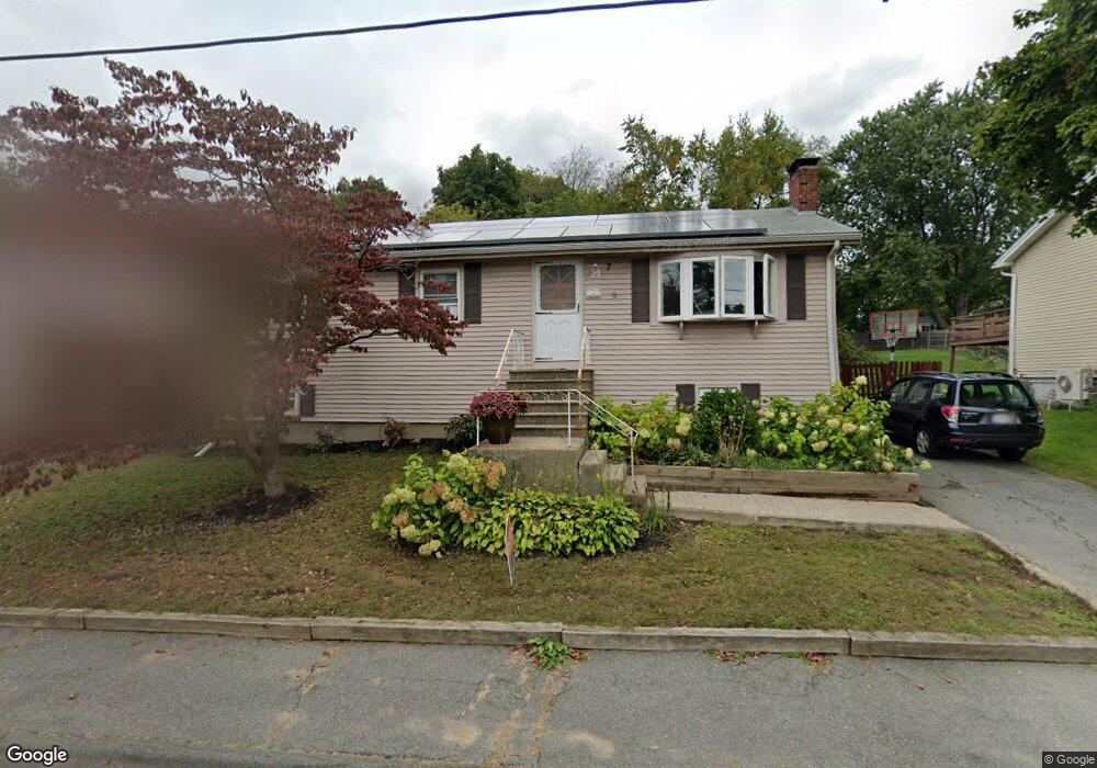 7 Crescent Dr, Salem, MA 01970 - photo 1