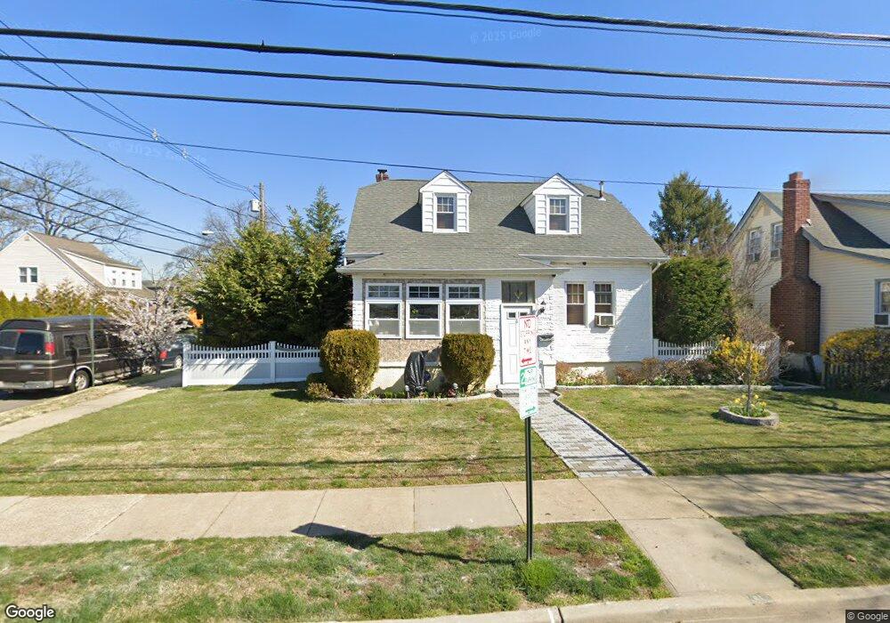 61 New York Ave, Rockville Centre, NY 11570 - photo 1
