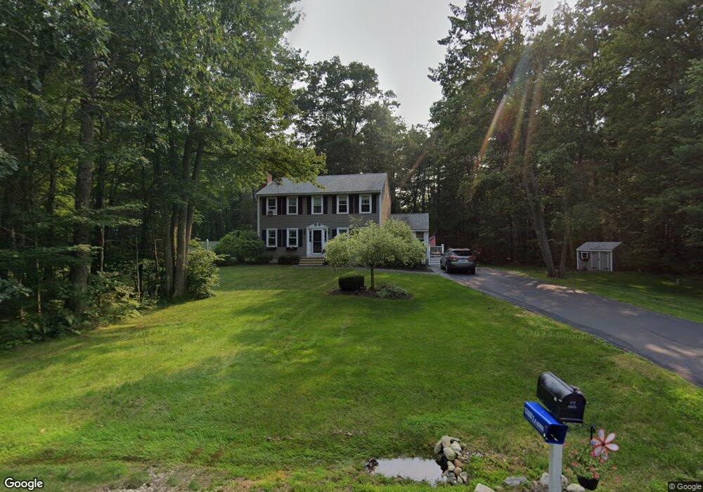 120 Heather Cir, Auburn, NH 03032 - photo 1