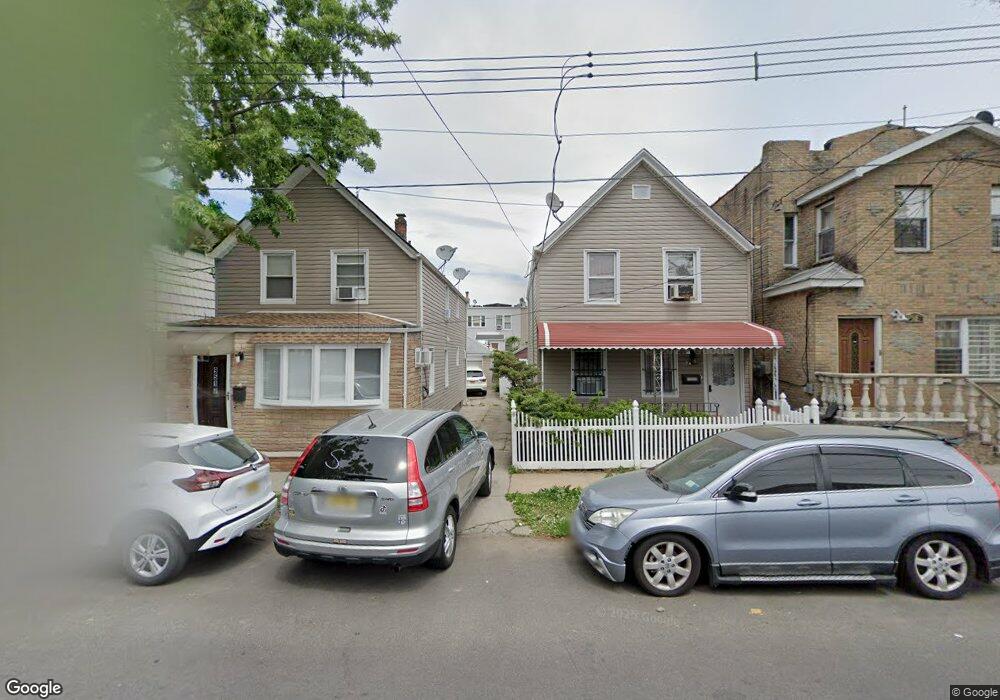 9517 87th St, Ozone Park, NY 11416 - photo 1
