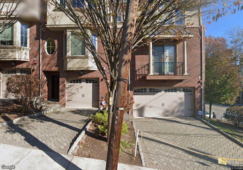11 Maple St, Edgewater, NJ 07020 - photo 1