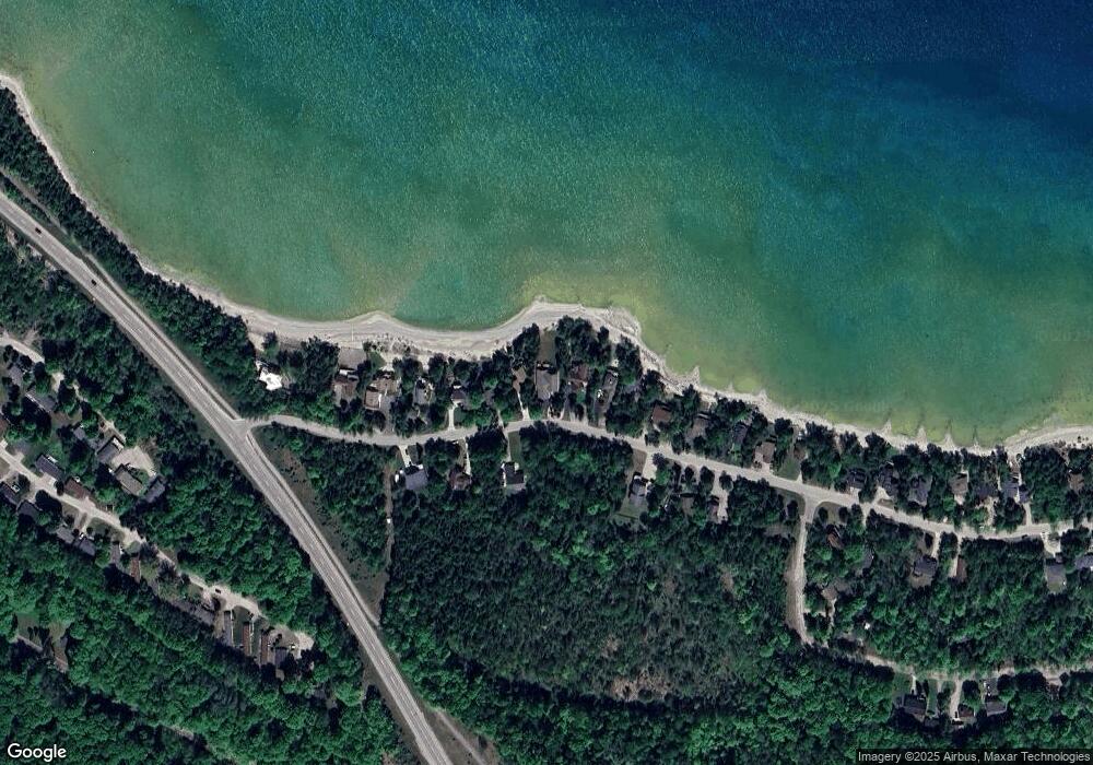 7295 9 Mile Pointe Dr, Charlevoix, MI 49720 - photo 1