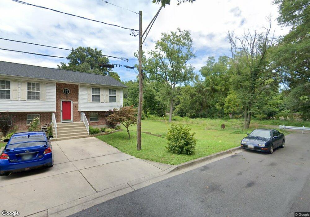 8716 Chestnut Ridge Dr, Laurel, MD 20707 - photo 1