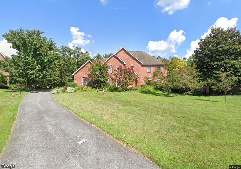 8511 Huntspring Dr, Lutherville Timonium, MD 21093 - photo 1