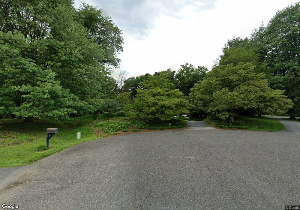 1310 Tomahawk Cir, Newtown Square, PA 19073 - photo 1