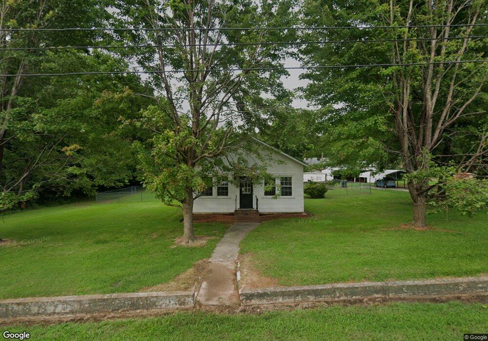 1210 Norfolk Ave, Victoria, VA 23974 - photo 1