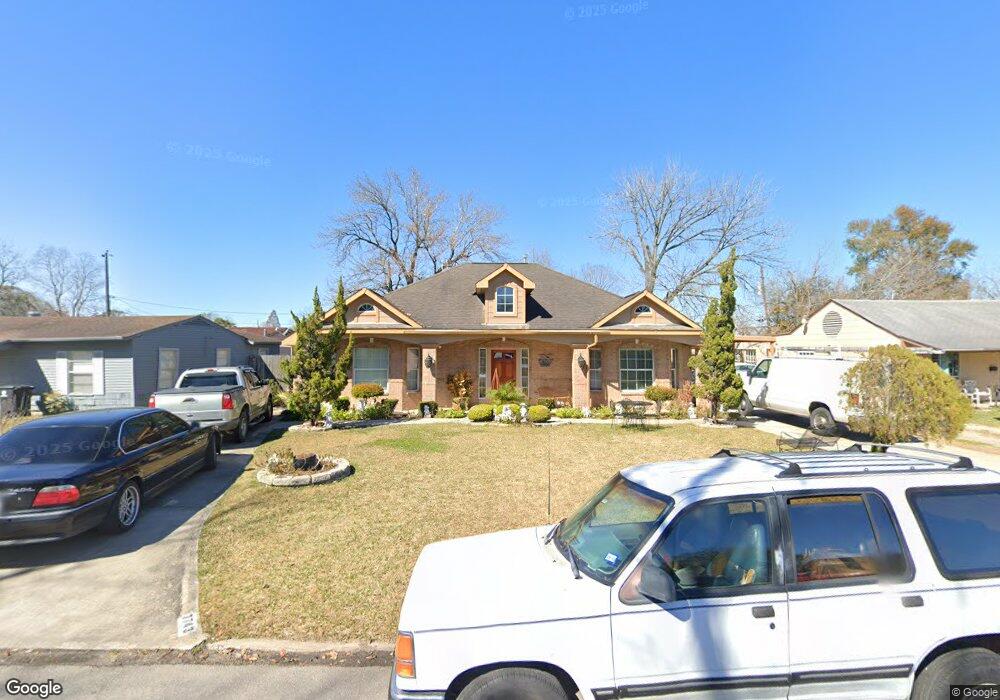7743 Greendowns St, Houston, TX 77087 - photo 1