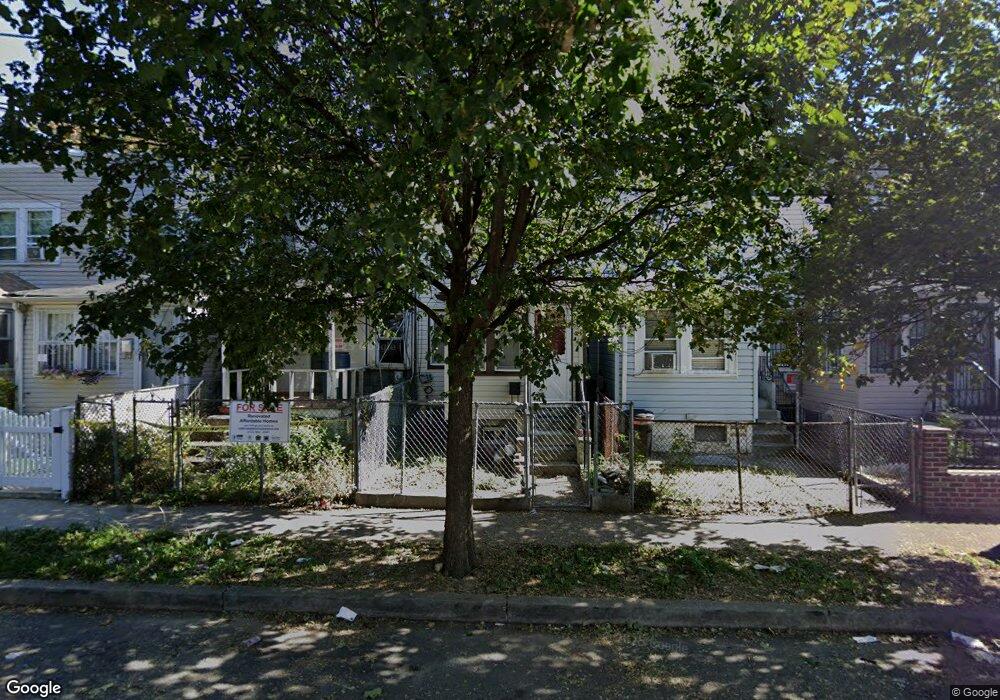 11837 153rd St, Jamaica, NY 11434 - photo 1