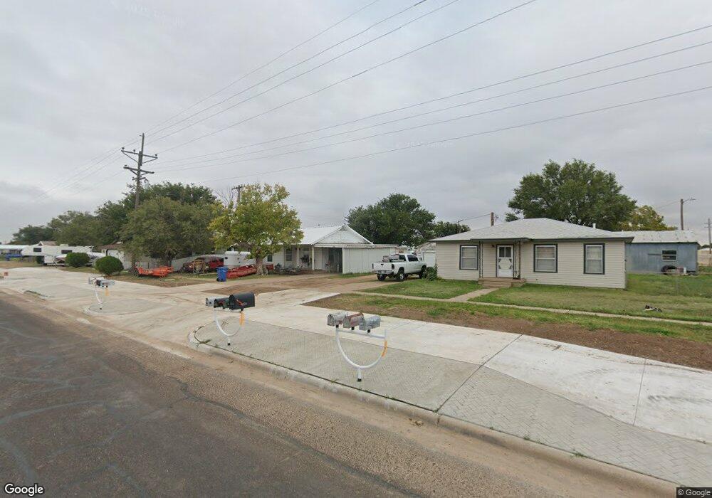 802 N Maddox Ave, Dumas, TX 79029 - photo 1