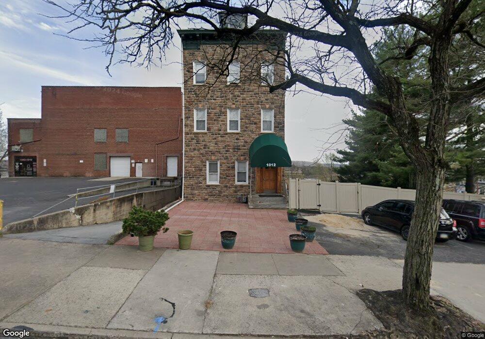 1012 W Walnut St unit 3rd, Allentown, PA 18102 - photo 1