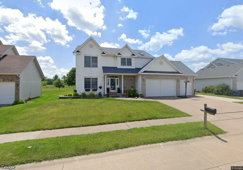 5335 Shawnee Dr, Davenport, IA 52804 - photo 1