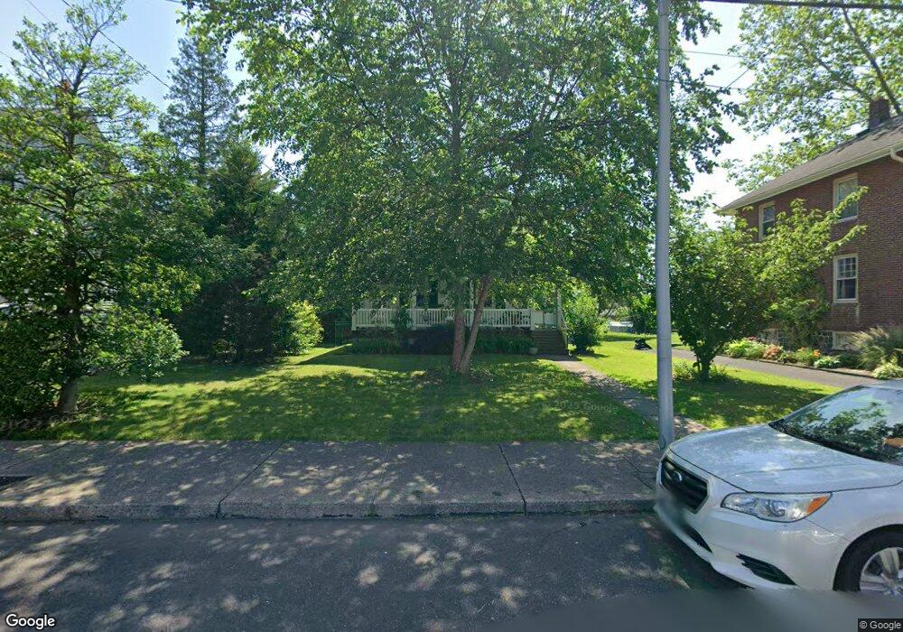 135 S 3rd St, Quakertown, PA 18951 - photo 1