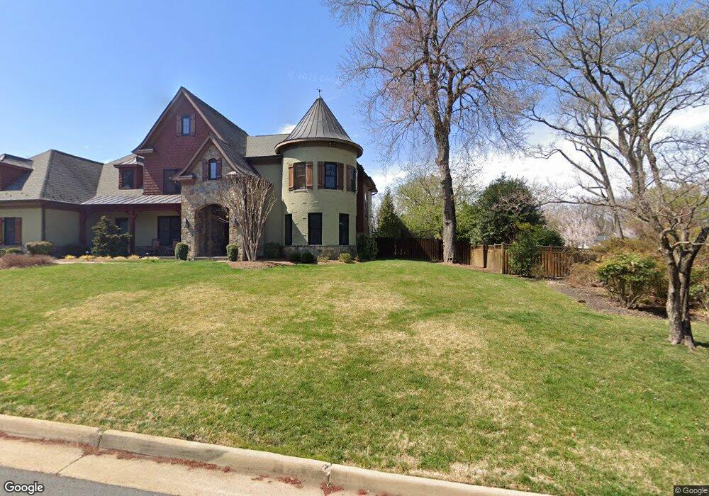 1626 Forest Ln, McLean, VA 22101 - photo 1