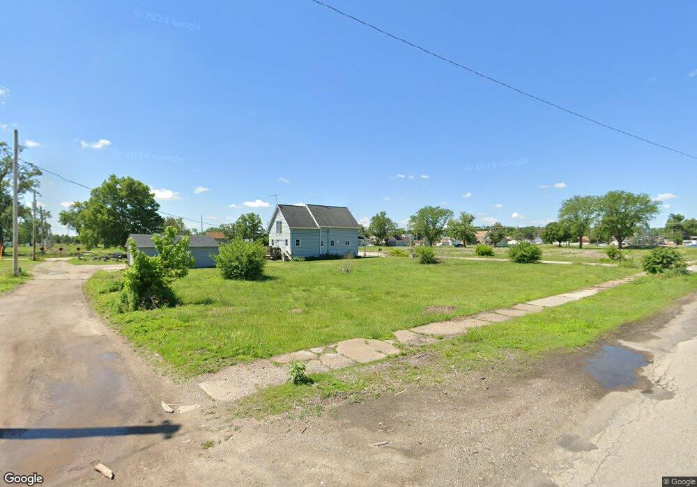 1527 5th St NW, Cedar Rapids, IA 52405 - photo 1