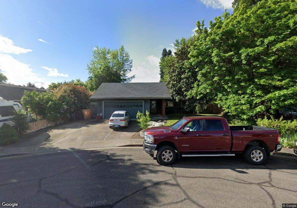 540 Renee Cir, Central Point, OR 97502 - photo 1