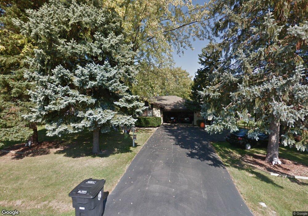 N68W13390 Ranch Rd, Menomonee Falls, WI 53051 - photo 1