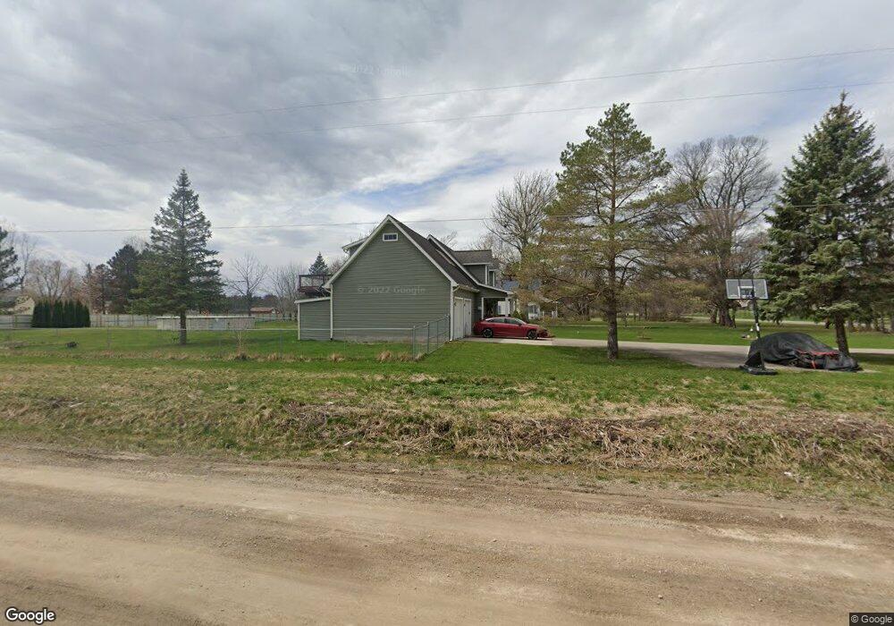 8520 E Coldwater Rd, Davison, MI 48423 - photo 1