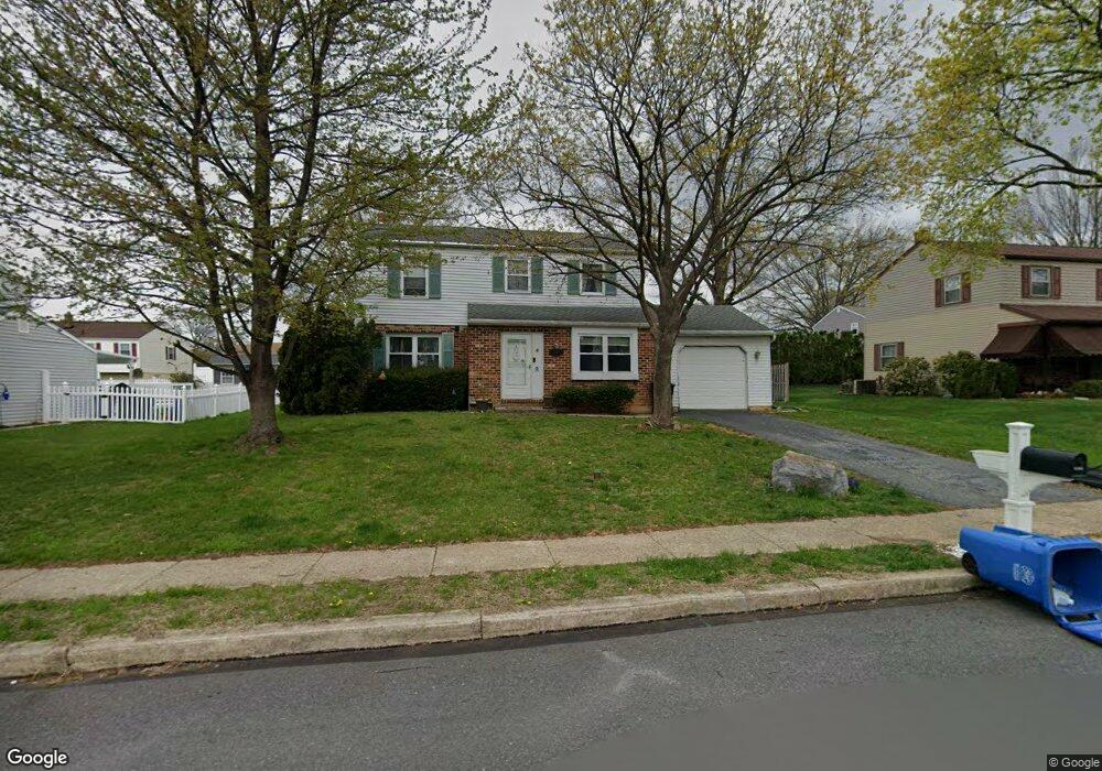 1013 Netherwood Dr, Reading, PA 19605 - photo 1