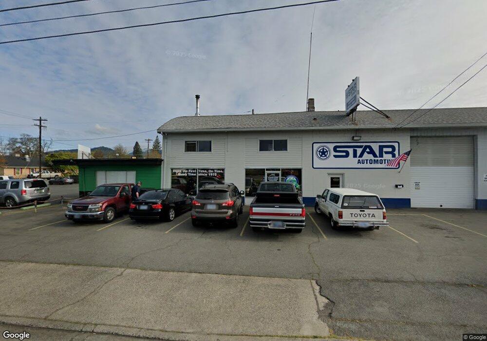 414 NE F St, Grants Pass, OR 97526 - photo 1