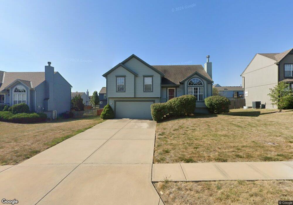 20840 S Skyview Ln, Spring Hill, KS 66083 - photo 1