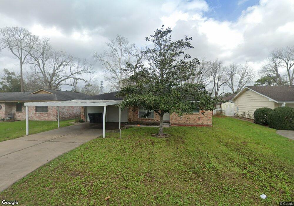 307 Cypress St, Alvin, TX 77511 - photo 1