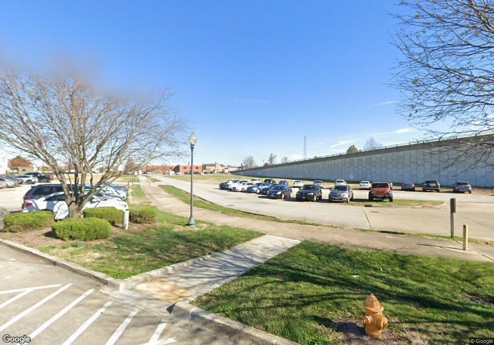 404 W Illinois, Effingham, IL 62401 - photo 1