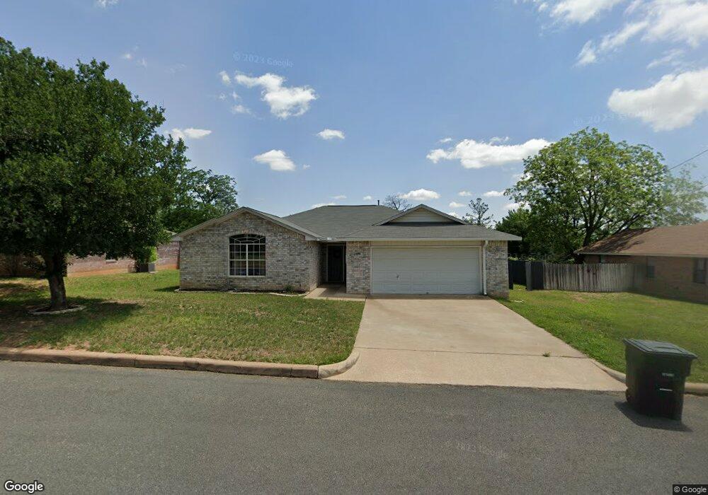 1009 Henrietta St, Fredericksburg, TX 78624 - photo 1