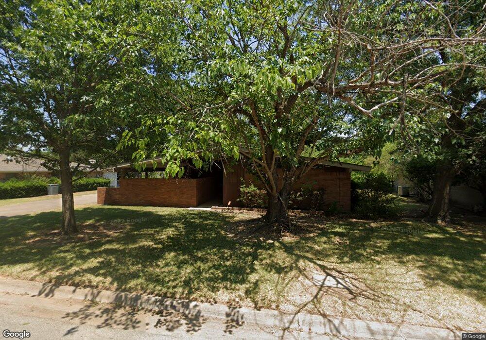 606 Melody Ln, Gainesville, TX 76240 - photo 1