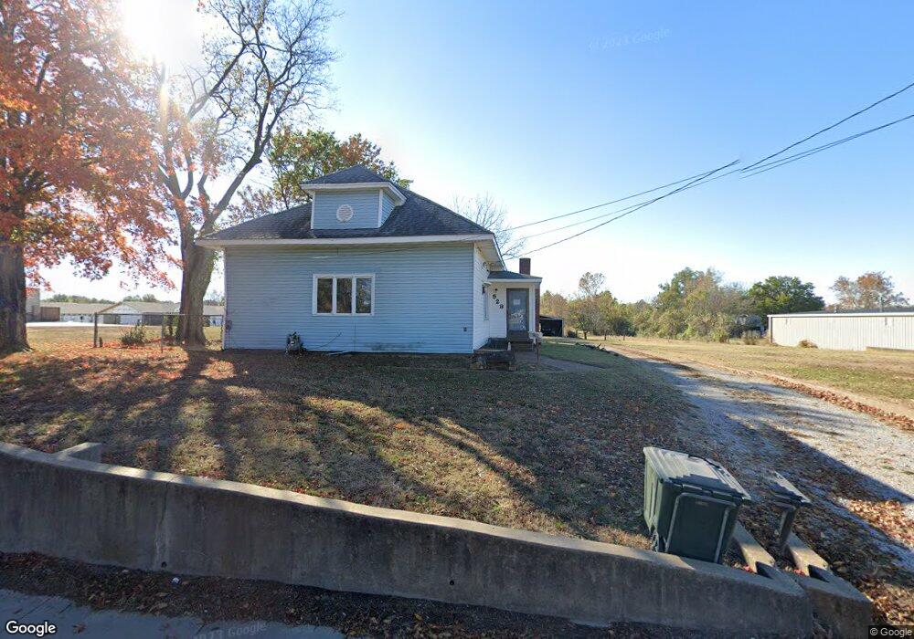 528 Main St, Parsons, KS 67357 - photo 1