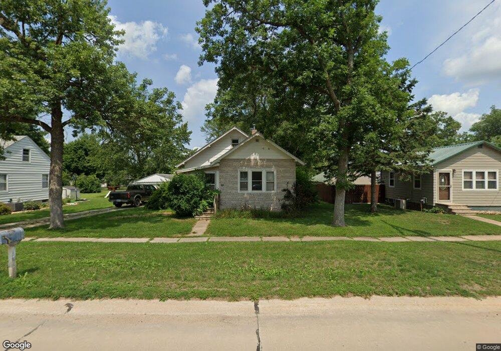 208 Main St, Center Point, IA 52213 - photo 1