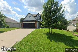 605 Arrowhead Dr, Lawrence, KS 66049