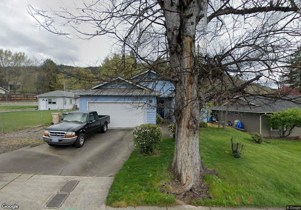 1443 NE 10th St, Grants Pass, OR 97526 - photo 1