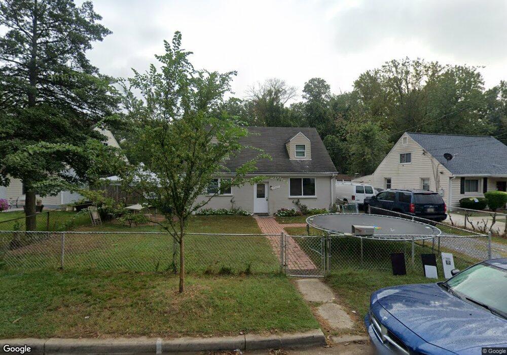 5813 Eastpine Dr, Riverdale, MD 20737 - photo 1