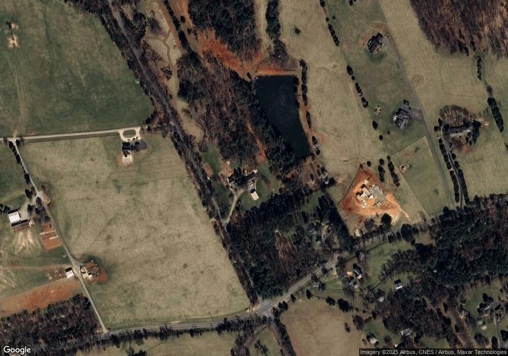 53 Dry Bridge Rd, Charlottesville, VA 22903 - photo 1