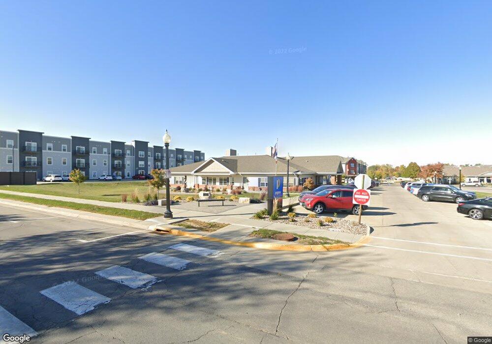 202 N 3rd Ave W, Newton, IA 50208 - photo 1