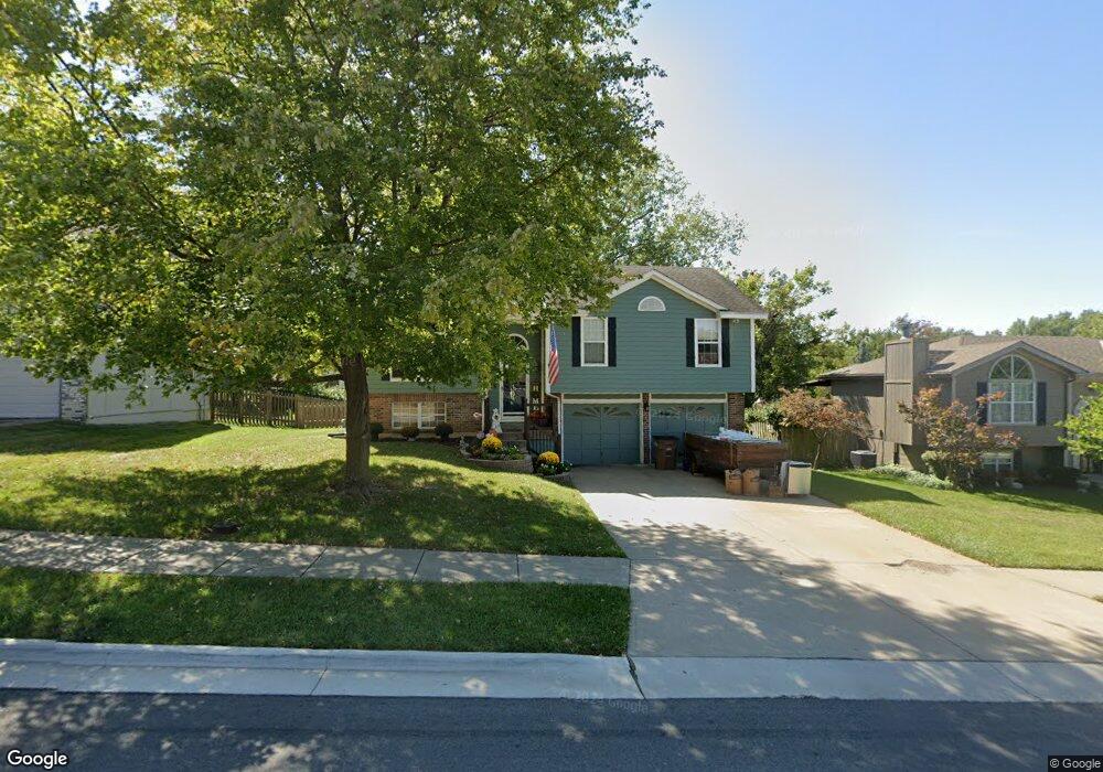 205 W Calico Dr, Raymore, MO 64083 - photo 1