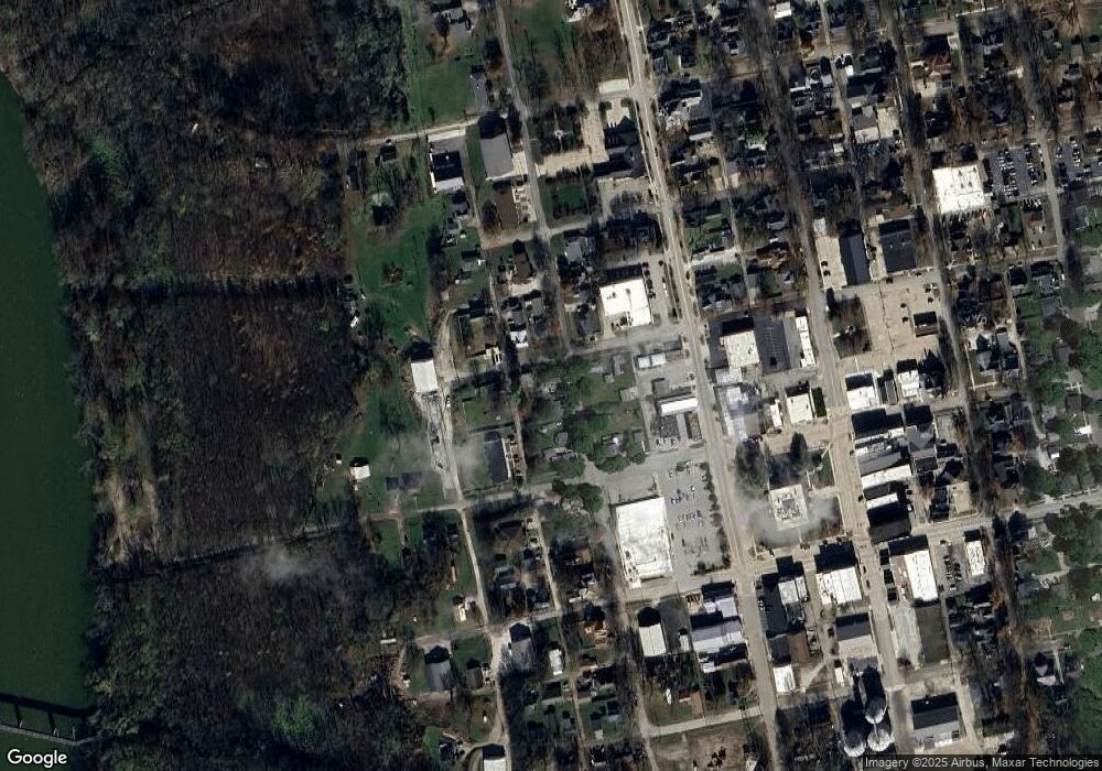 421 2nd St, Covington, IN 47932 - photo 1