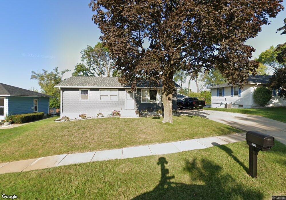 3318 Clover Dr SW, Cedar Rapids, IA 52404 - photo 1