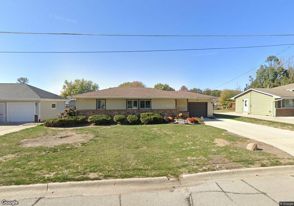 327 E 25th St N, Newton, IA 50208 - photo 1