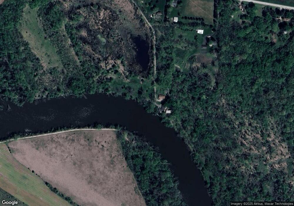 5250 S Christianson Rd, Janesville, WI 53546 - photo 1