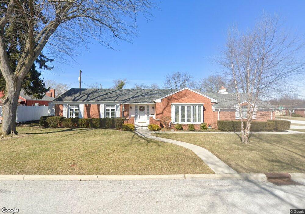 200 Tecumseh Dr, Findlay, OH 45840 - photo 1