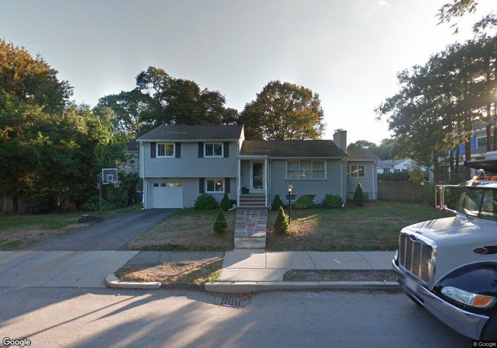 47 Vine St, Chestnut Hill, MA 02467 - photo 1