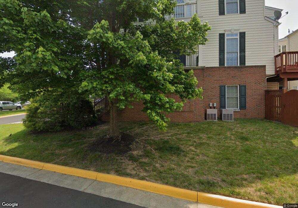 4071 Walnut Cove Cir, Fairfax, VA 22033 - photo 1