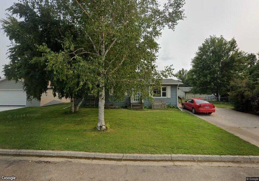 909 14th St SW, Jamestown, ND 58401 - photo 1