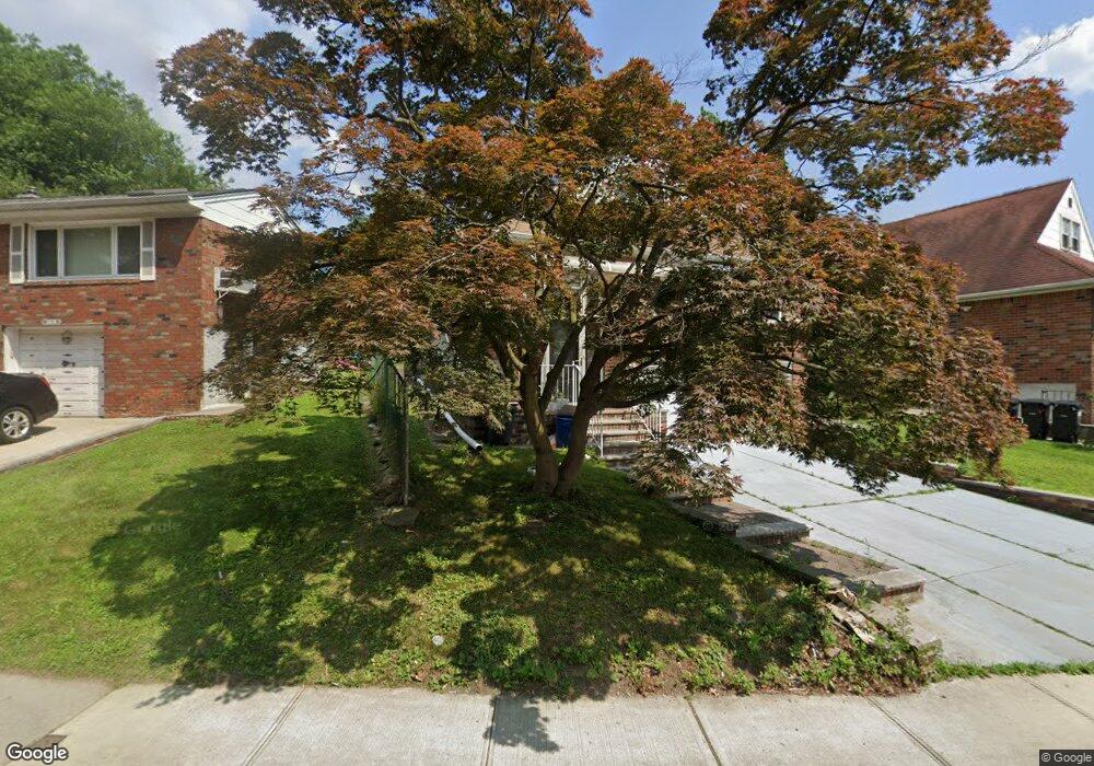 26016 Grand Central Pkwy, Glen Oaks, NY 11004 - photo 1