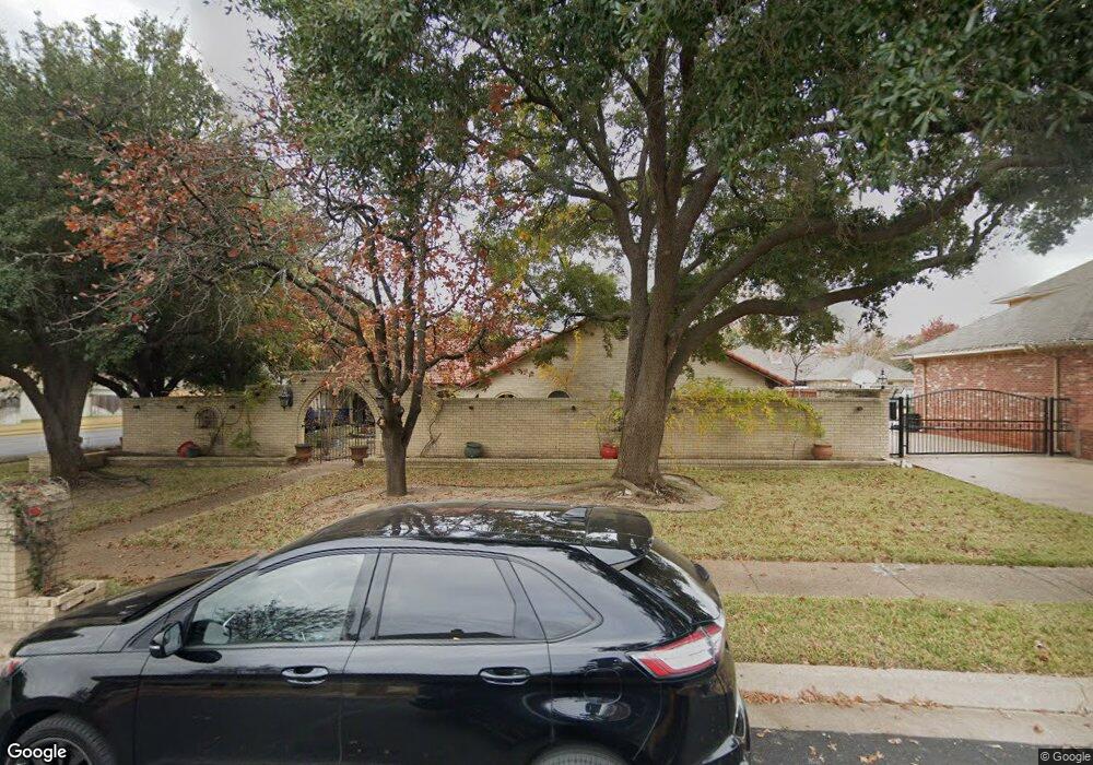 224 Eagle Ct, Bedford, TX 76021 - photo 1