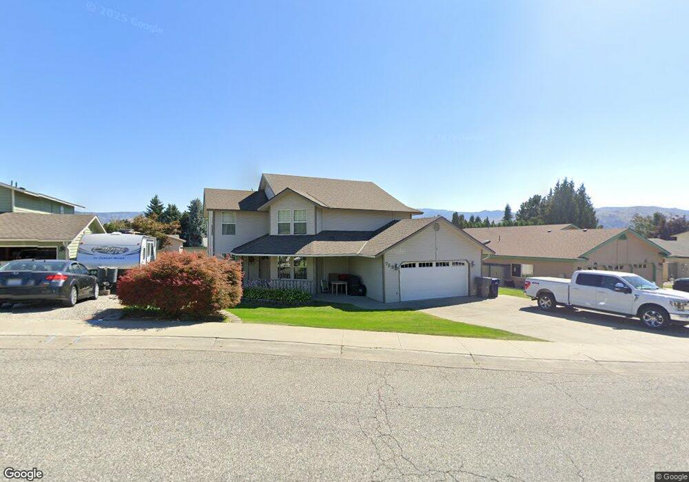 722 12th St NE, East Wenatchee, WA 98802 - photo 1