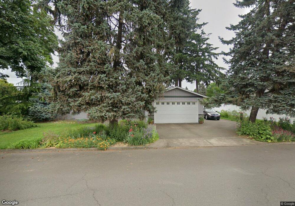 1070 N Locust St, Canby, OR 97013 - photo 1