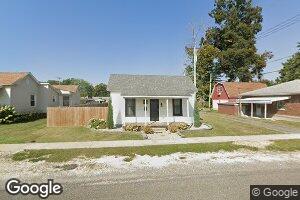 421 3rd St, Carrollton, IL 62016